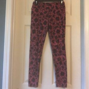 Lula Roe One Size Leggings